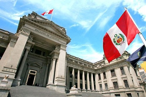 Análisis del procedimiento de ratificación de jueces y fiscales: Caso Cuya Lavy y otros vs. Perú