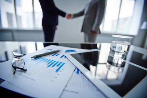 Directivos empresariales y abogados. Unidos y comunicados para generar valor en la empresa