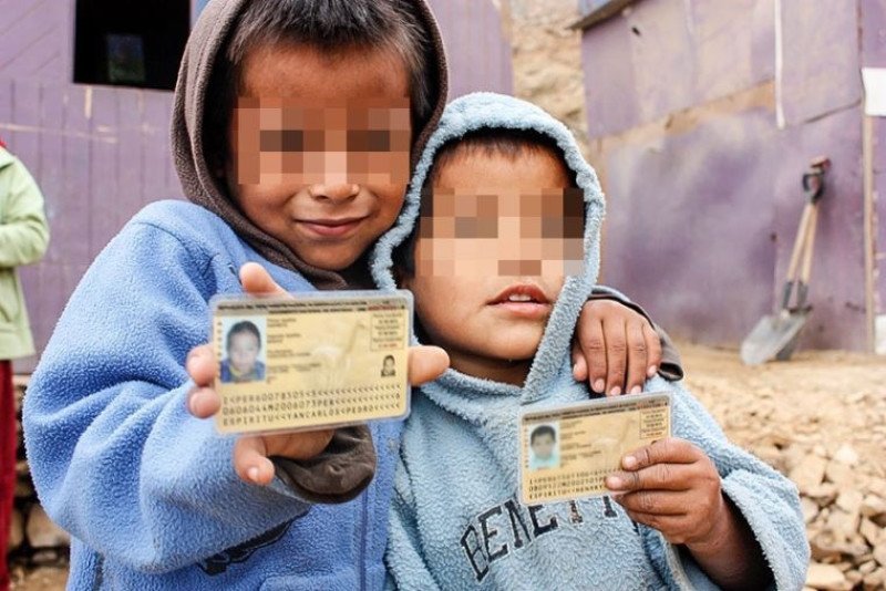 Análisis constitucional del derecho a la identidad del menor