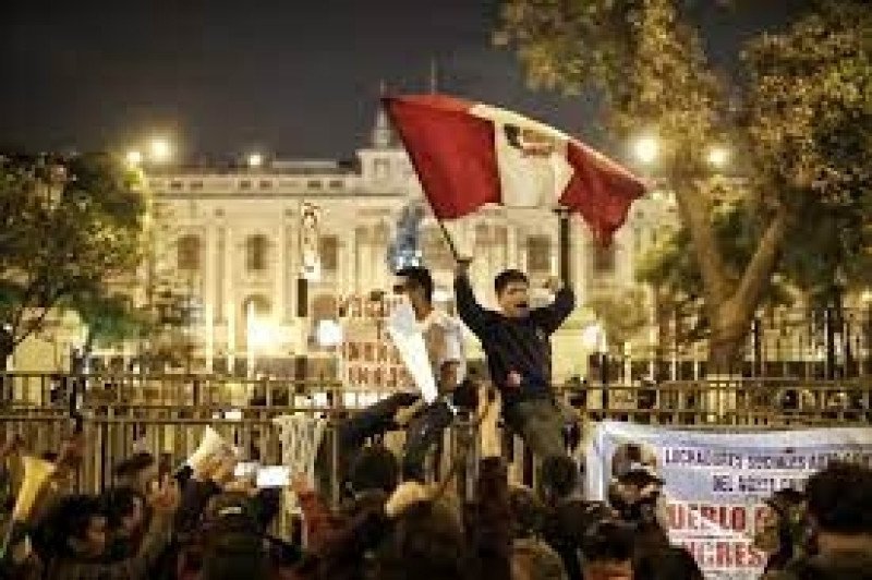 Crisis Política en el Perú: según diversos medios nacionales e internacionales